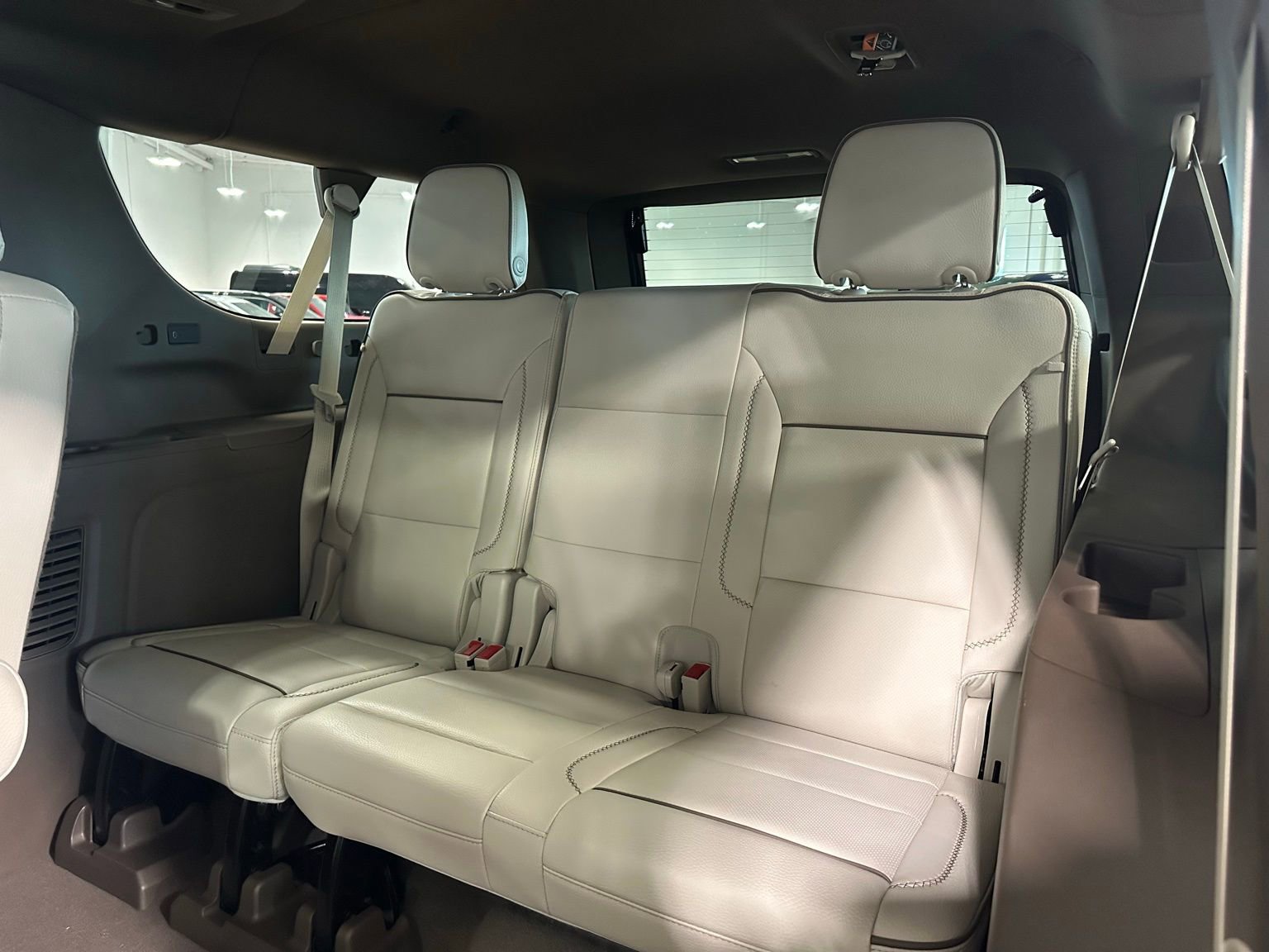 Used 2025 GMC Yukon XL Denali w/ Denali Reserve Package image 37