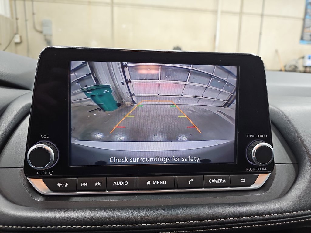 Used 2024 Nissan Rogue SV image 22