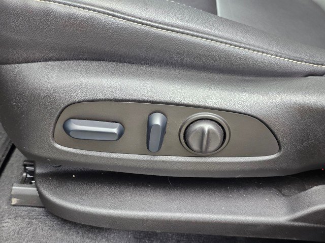 Used 2023 Chevrolet Traverse LT w/ LT Premium Package image 34