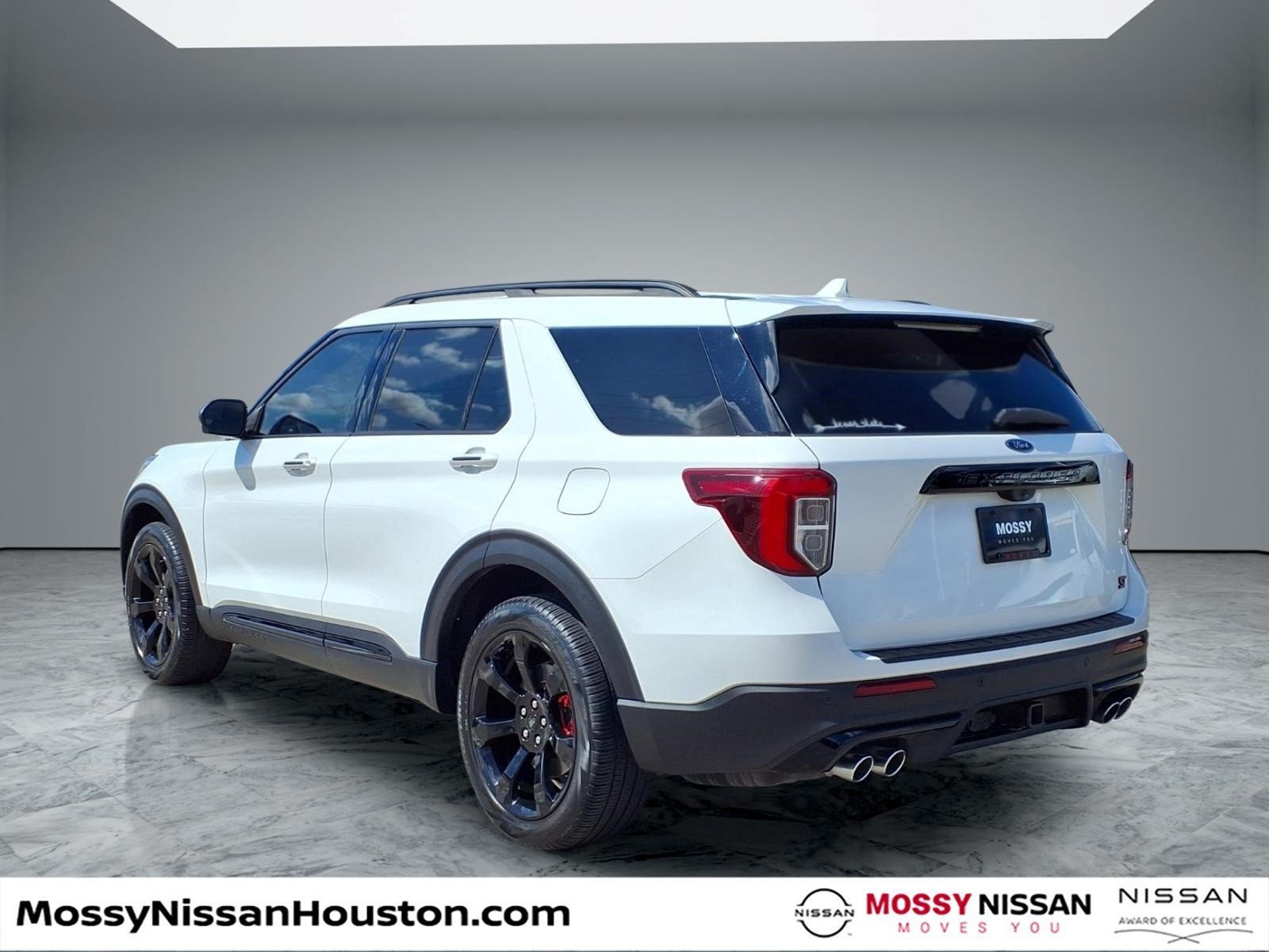 Used 2023 Ford Explorer ST w/ Equipment Group 401A AWD/4WD image 2