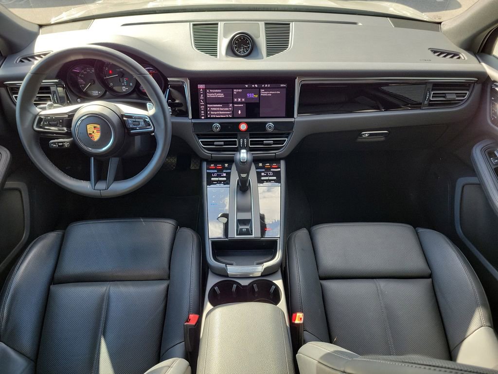 Certified 2025 Porsche Macan image 20
