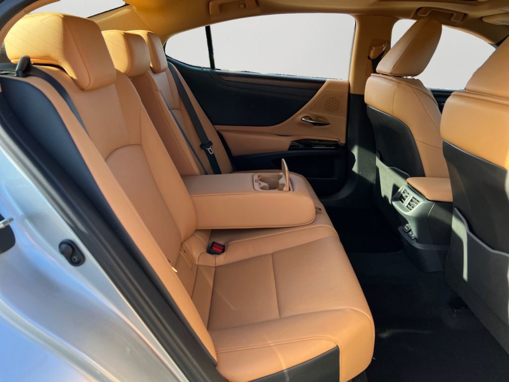 New 2025 Lexus ES 350 w/ Premium Package image 6