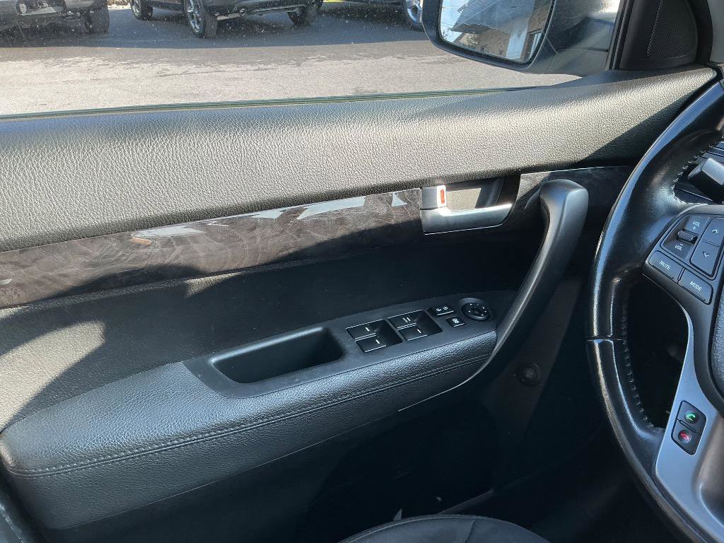 Used 2014 Kia Sorento LX AWD/4WD image 13