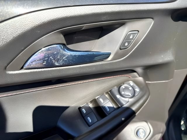 Used 2022 Chevrolet TrailBlazer RS w/ Sun and Liftgate Package AWD/4WD image 17