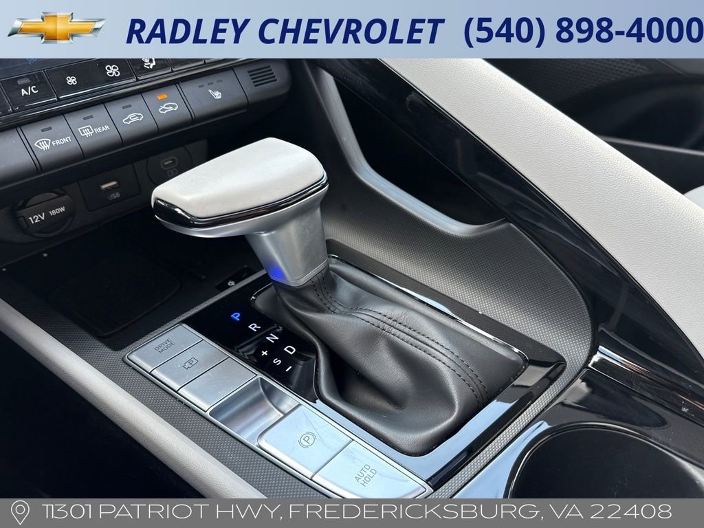 Used 2025 Hyundai Elantra Limited image 11
