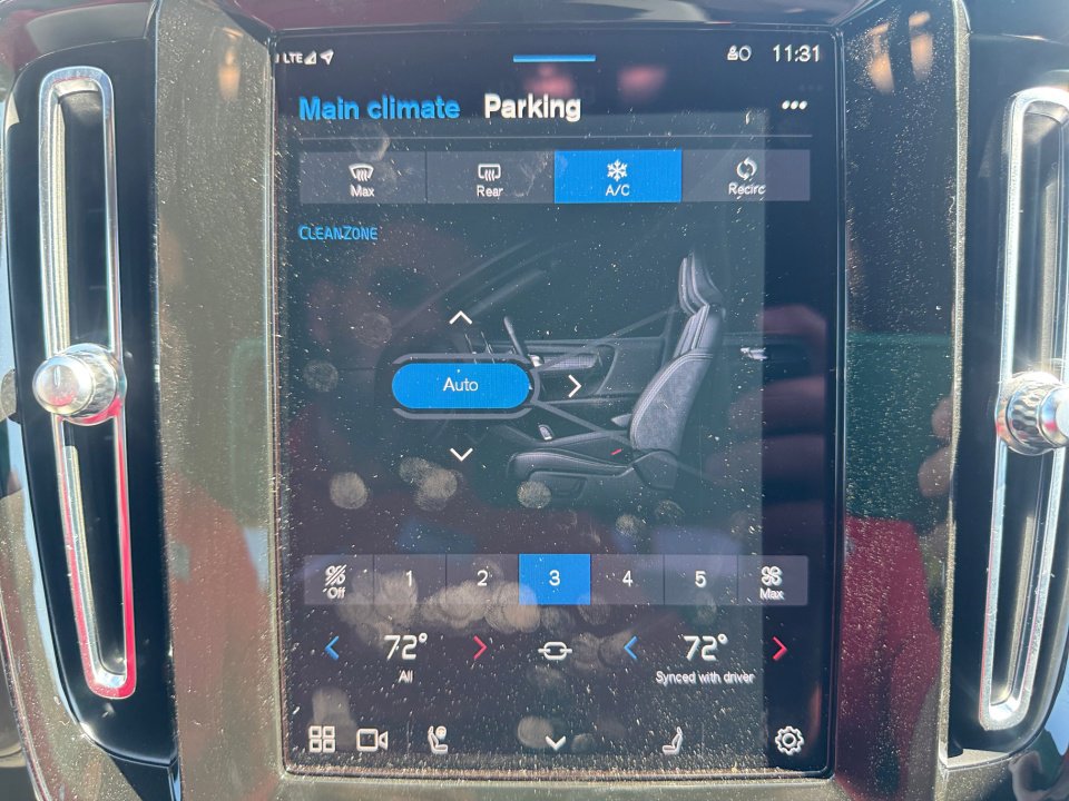 New 2024 Volvo XC40 Recharge Core w/ Protection Package Premier image 18