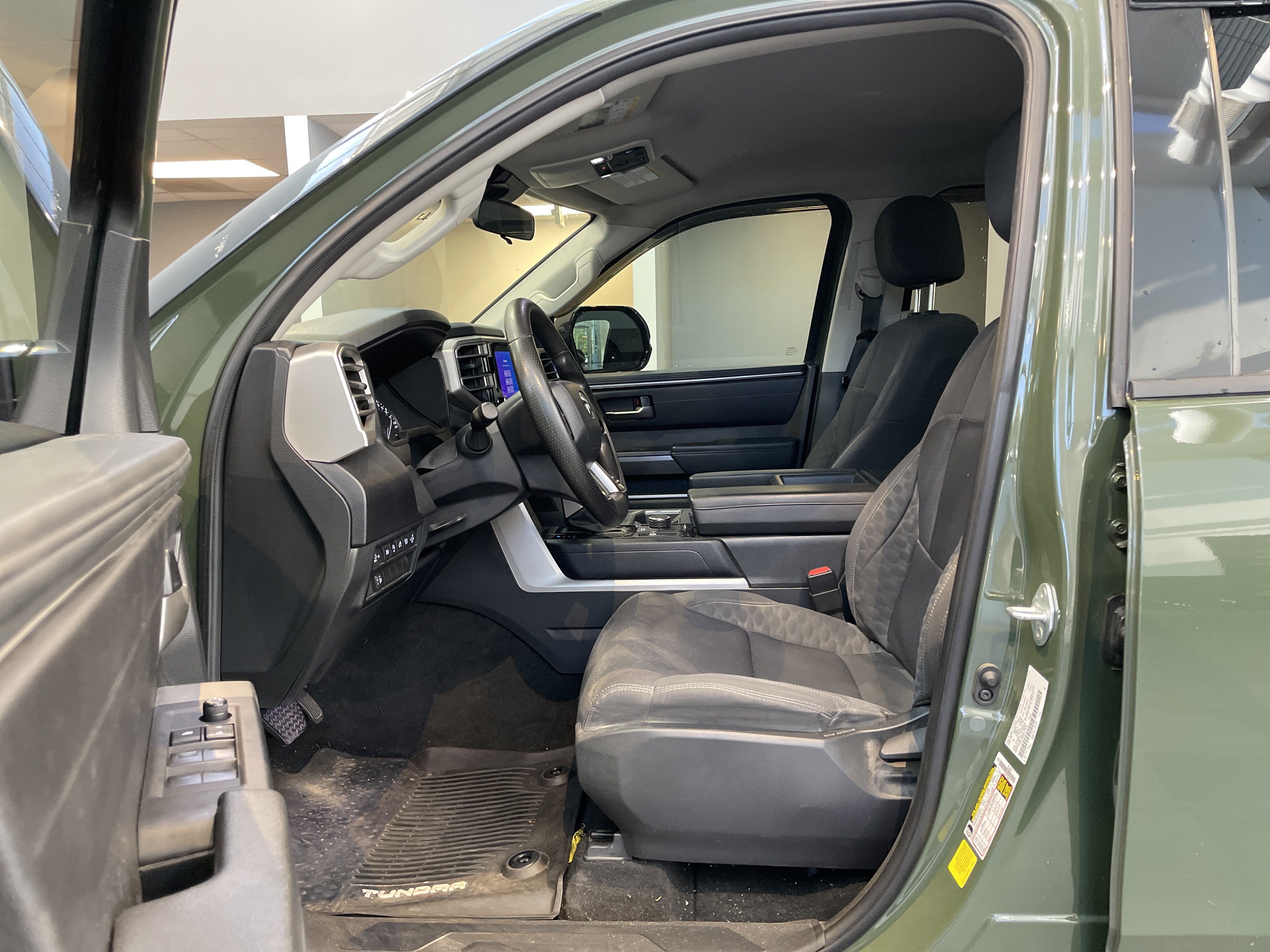 Used 2023 Toyota Tundra SR5 w/ SR5 Convenience Package AWD/4WD image 17