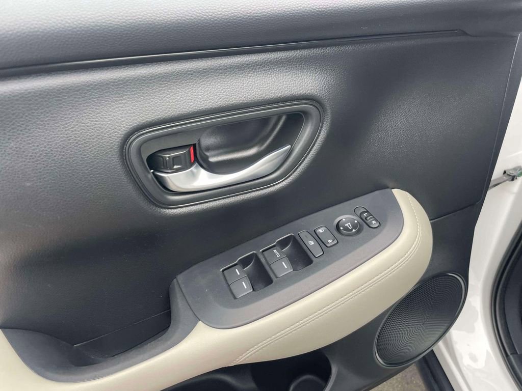 Certified 2025 Honda HR-V LX image 15