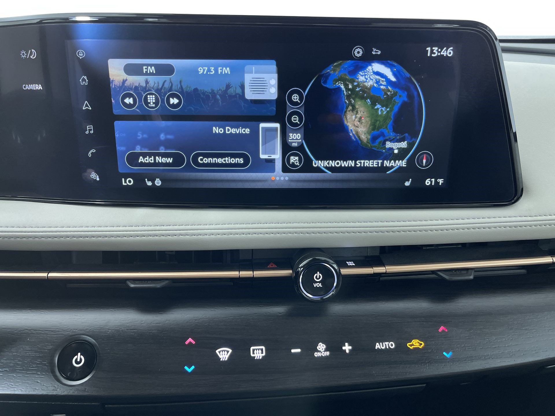 Certified 2024 Nissan Ariya AWD image 18