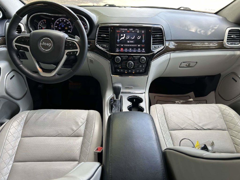 Used 2020 Jeep Grand Cherokee Summit AWD/4WD image 10