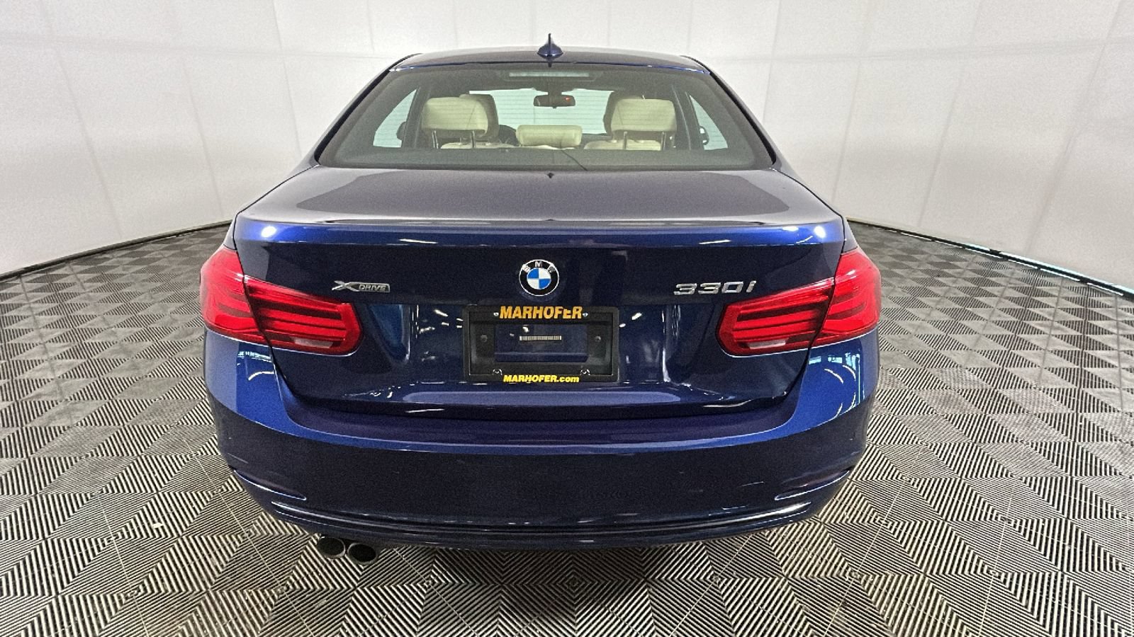 Used 2017 BMW 330i xDrive Sedan AWD/4WD image 4
