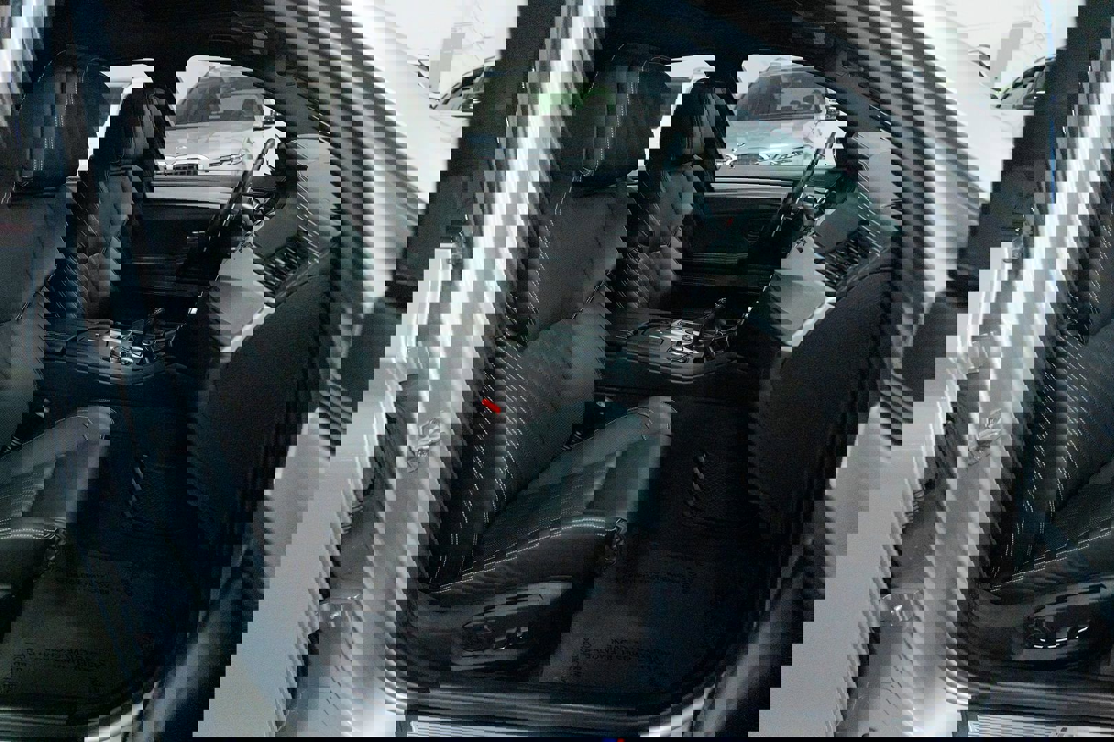 Used 2016 BMW M5 image 33