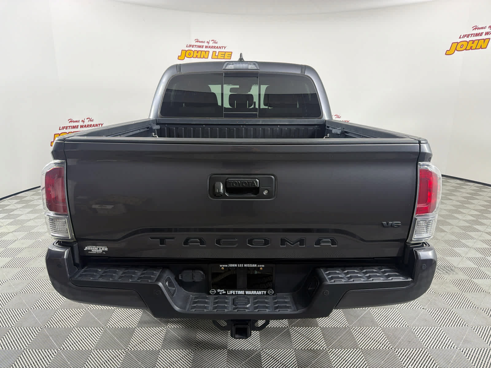 Used 2021 Toyota Tacoma TRD Off-Road w/ Technology Package AWD/4WD image 4
