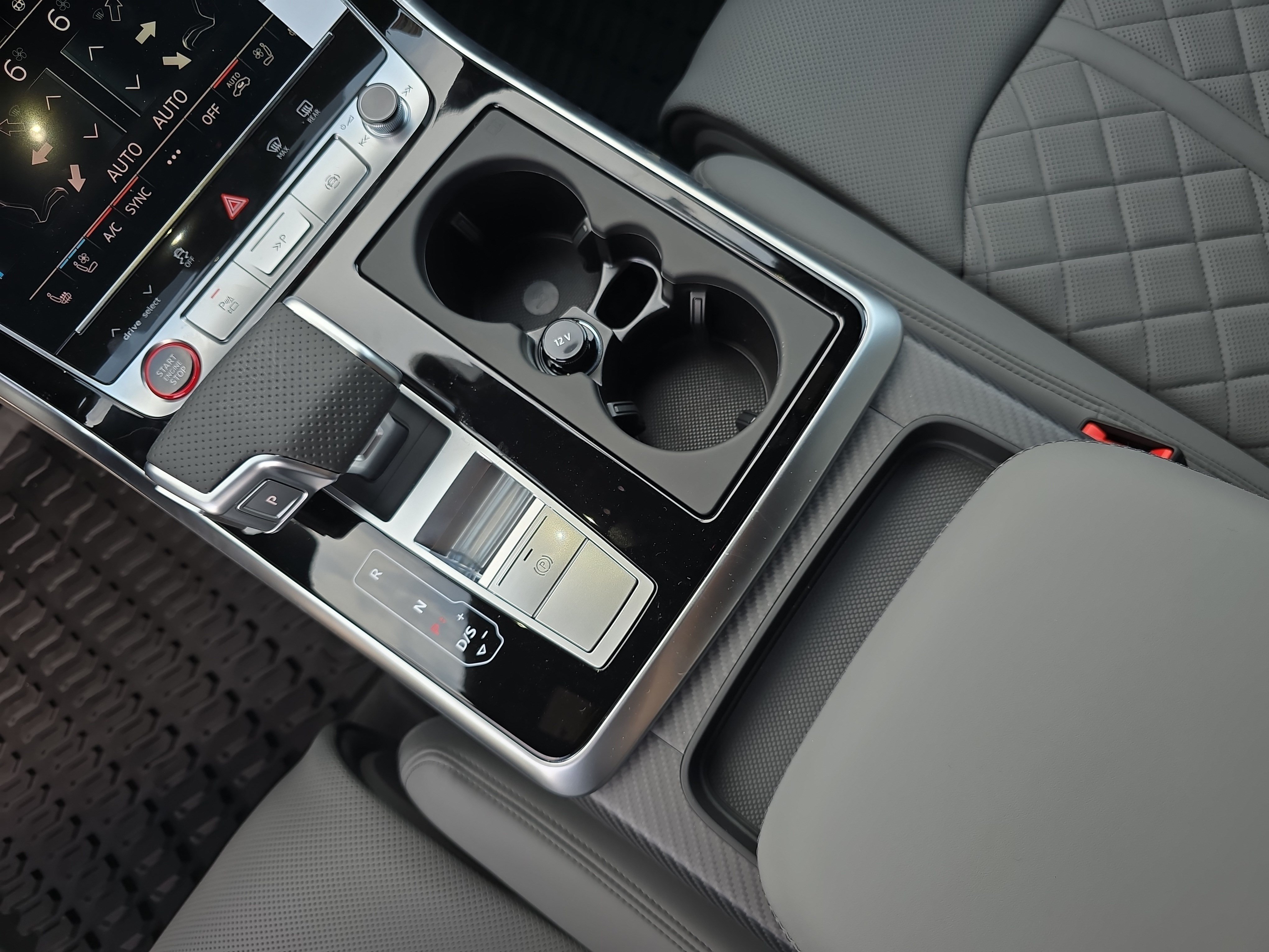 New 2026 Audi SQ7 Prestige AWD/4WD image 28