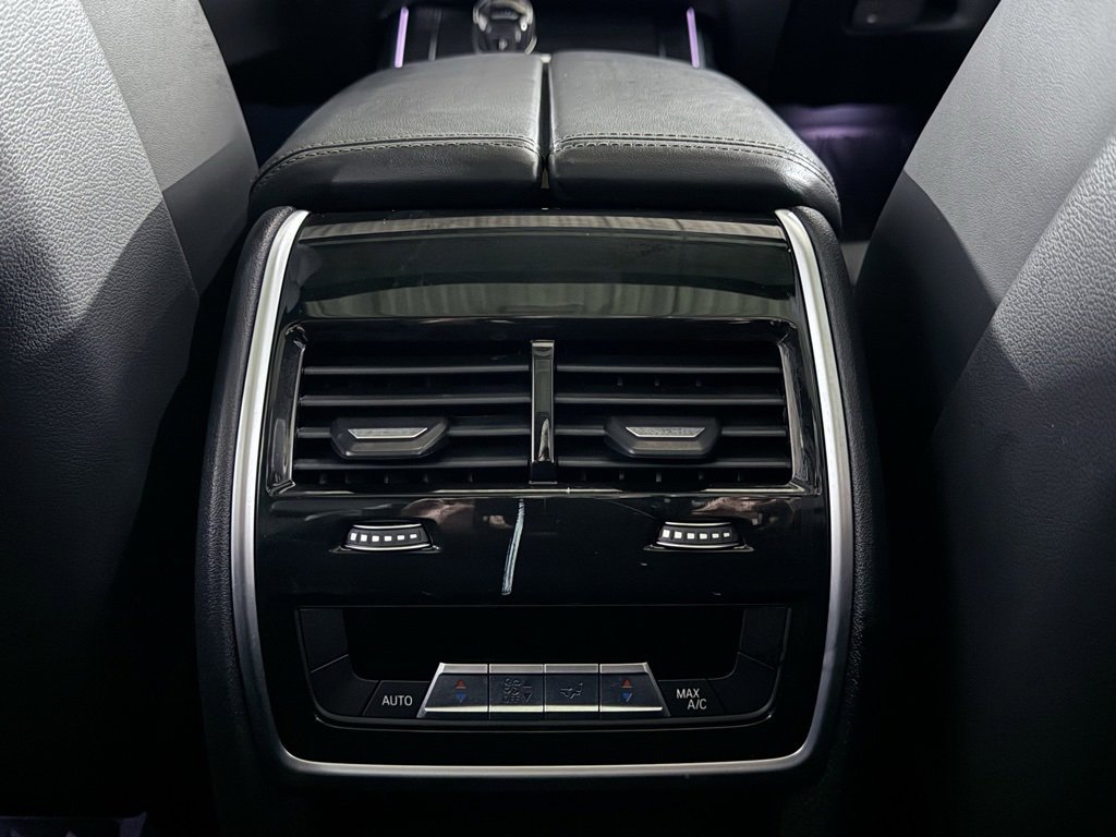 Used 2022 BMW X7 M50i image 53