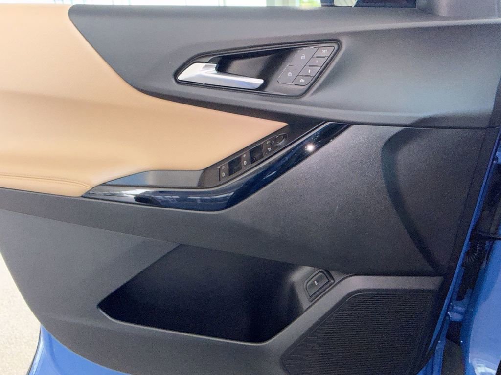 Used 2025 Chevrolet Equinox ACTIV w/ Safety and Technology Package FWD image 26