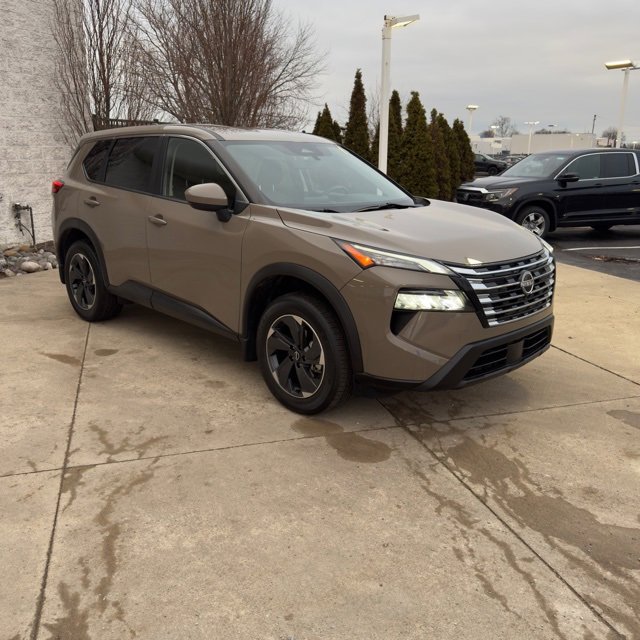 Used 2024 Nissan Rogue SV image 7