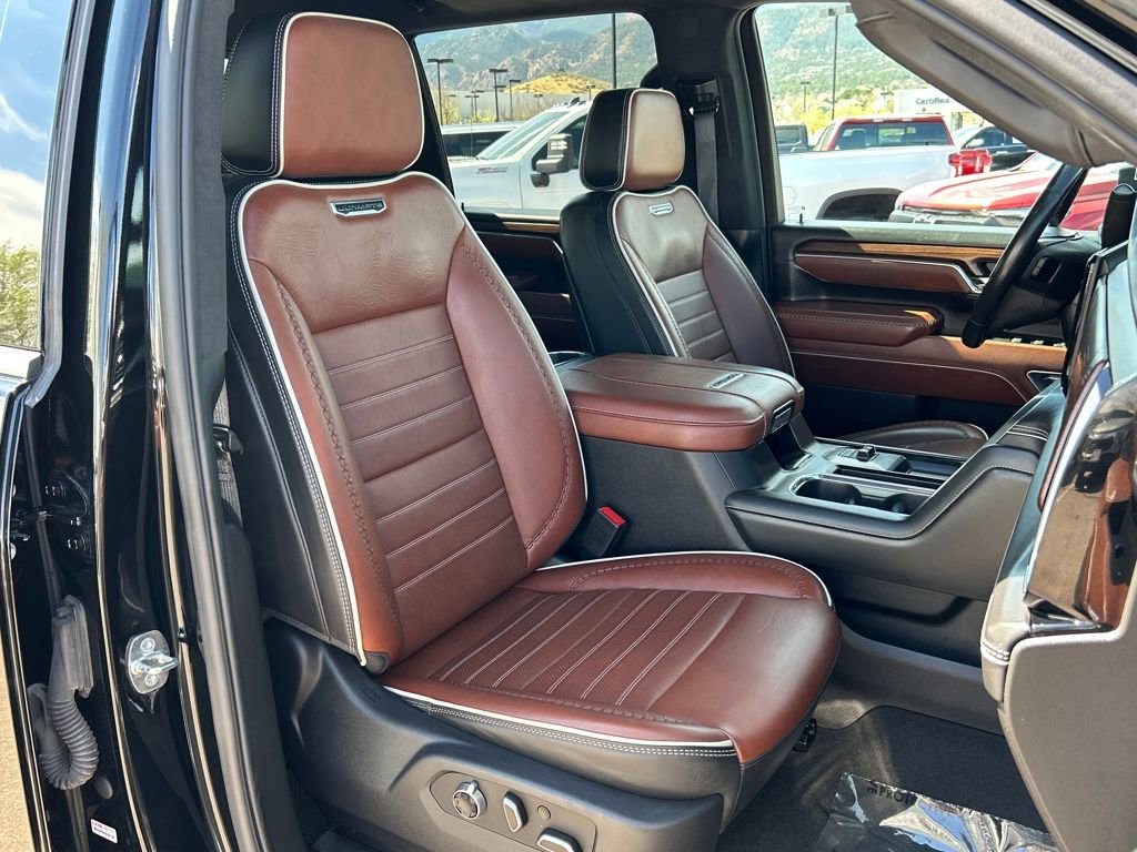 Used 2024 GMC Sierra 3500 Denali Ultimate image 17