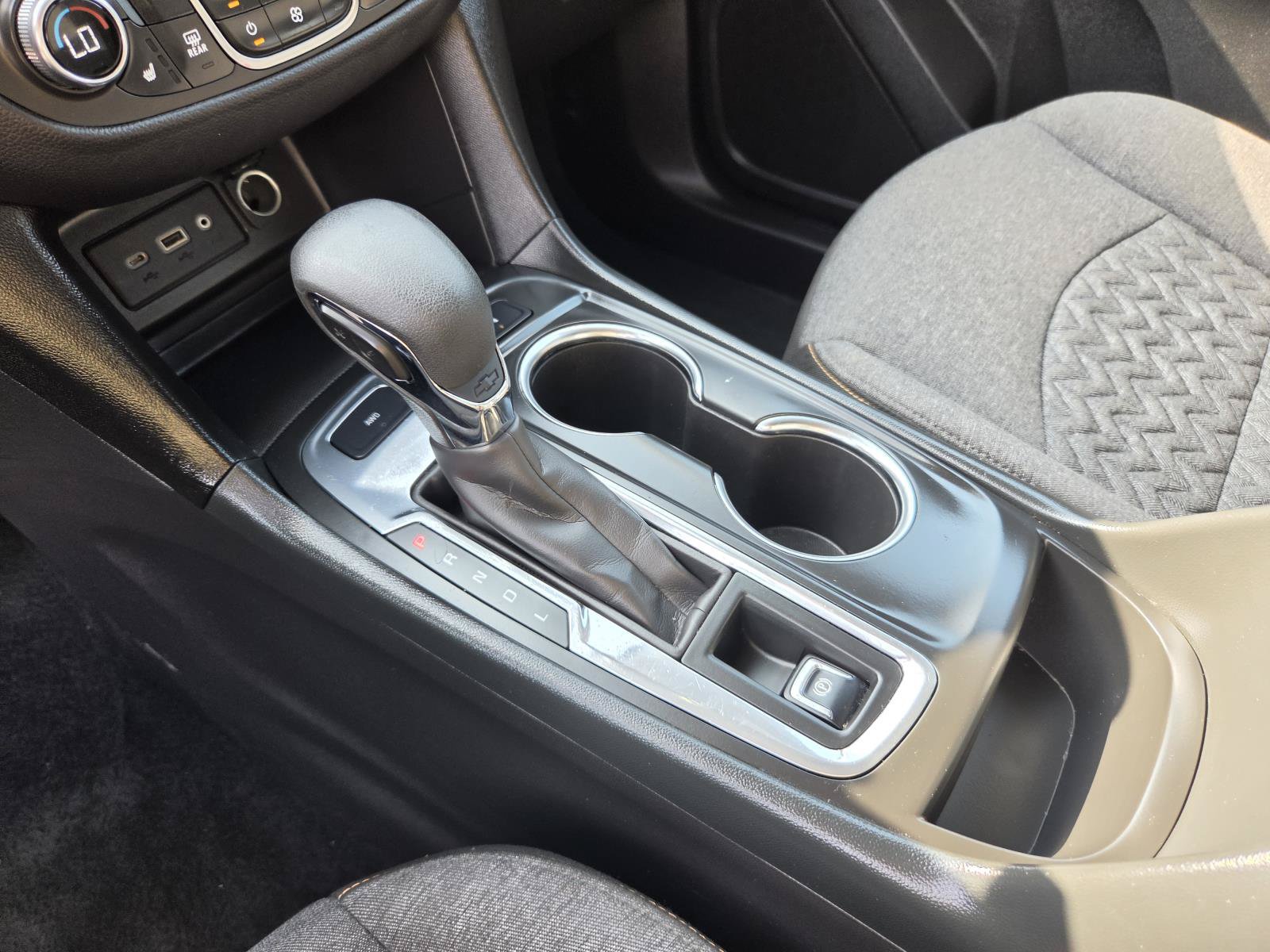 Used 2024 Chevrolet Equinox LT AWD/4WD image 24