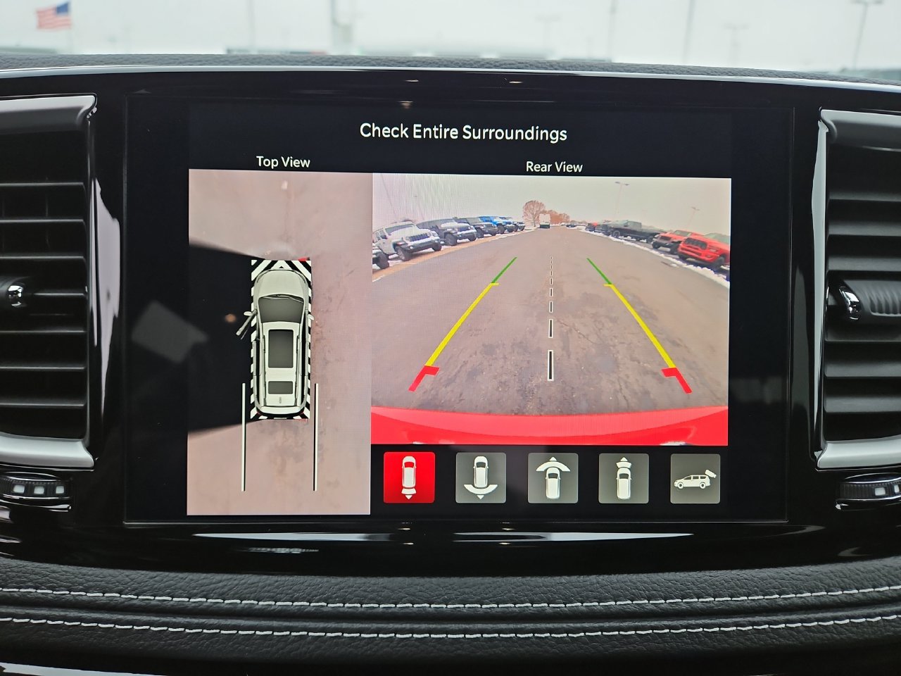 New 2026 Chrysler Pacifica Select w/ S Appearance Package AWD/4WD image 28