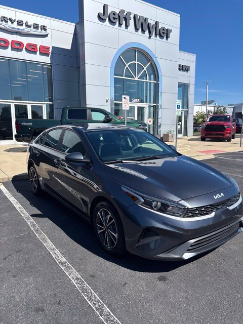 Used 2023 Kia Forte LXS FWD image 3