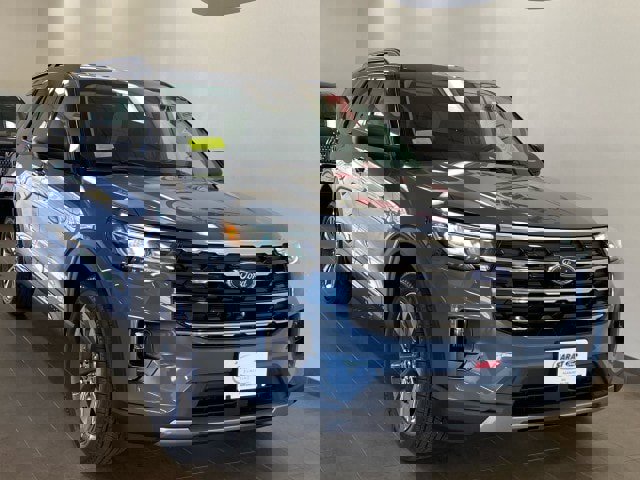 New 2026 Ford Explorer Active w/ Active Comfort Package image 2