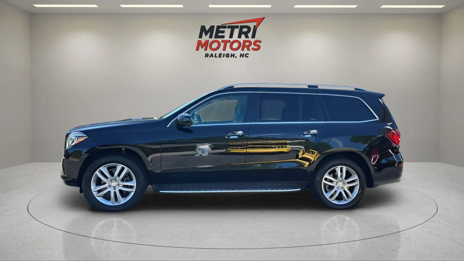 Used 2017 Mercedes-Benz GLS 450 4MATIC image 16