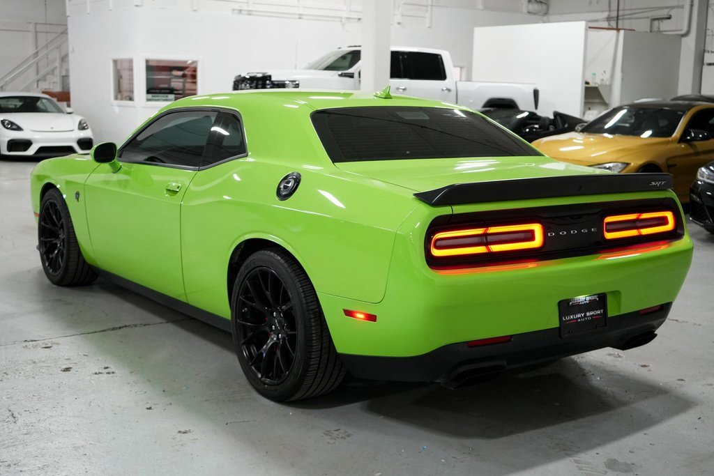 Used 2015 Dodge Challenger SRT Hellcat image 3