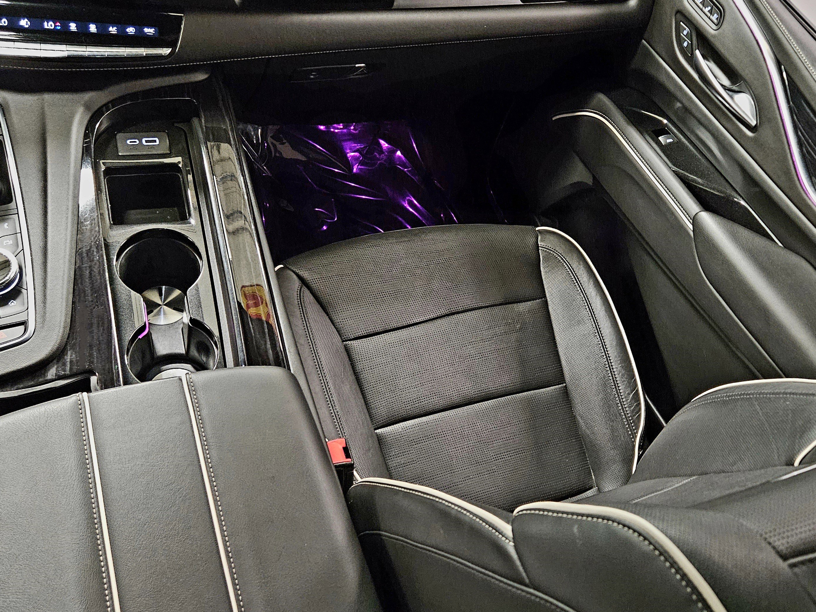 Used 2022 Cadillac Escalade ESV Sport AWD/4WD image 16