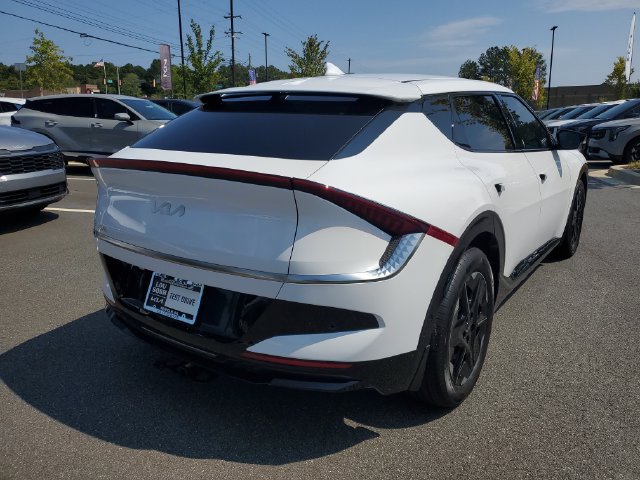 New 2026 Kia EV6 Wind RWD image 4