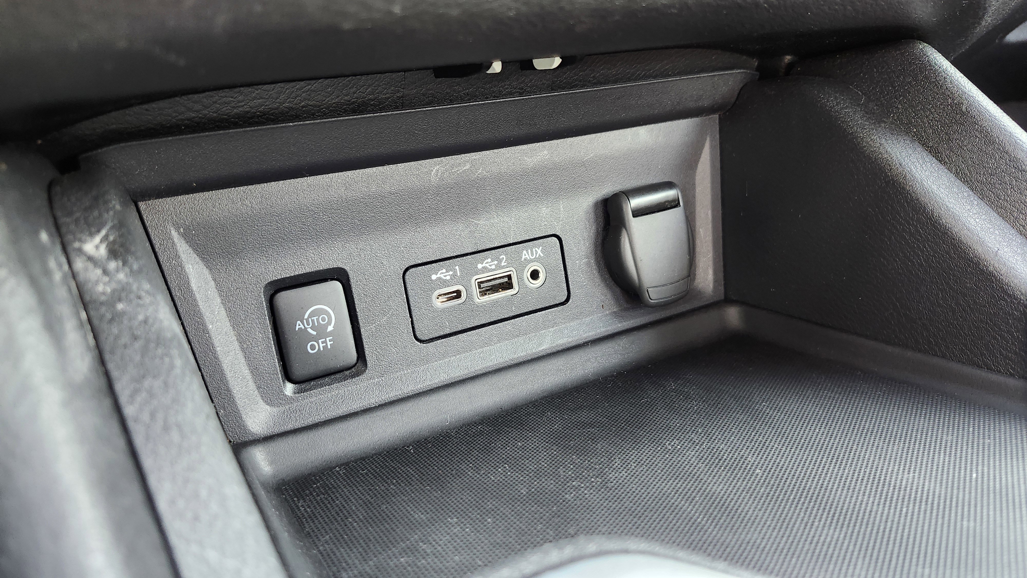 Used 2024 Nissan Sentra SV image 7