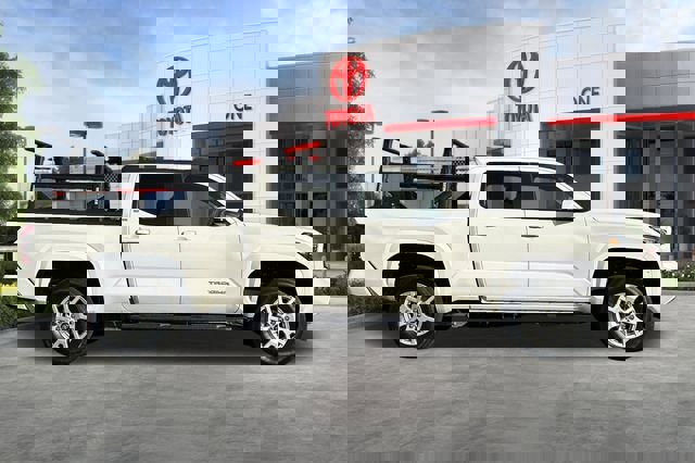 Certified 2024 Toyota Tacoma SR5 image 3