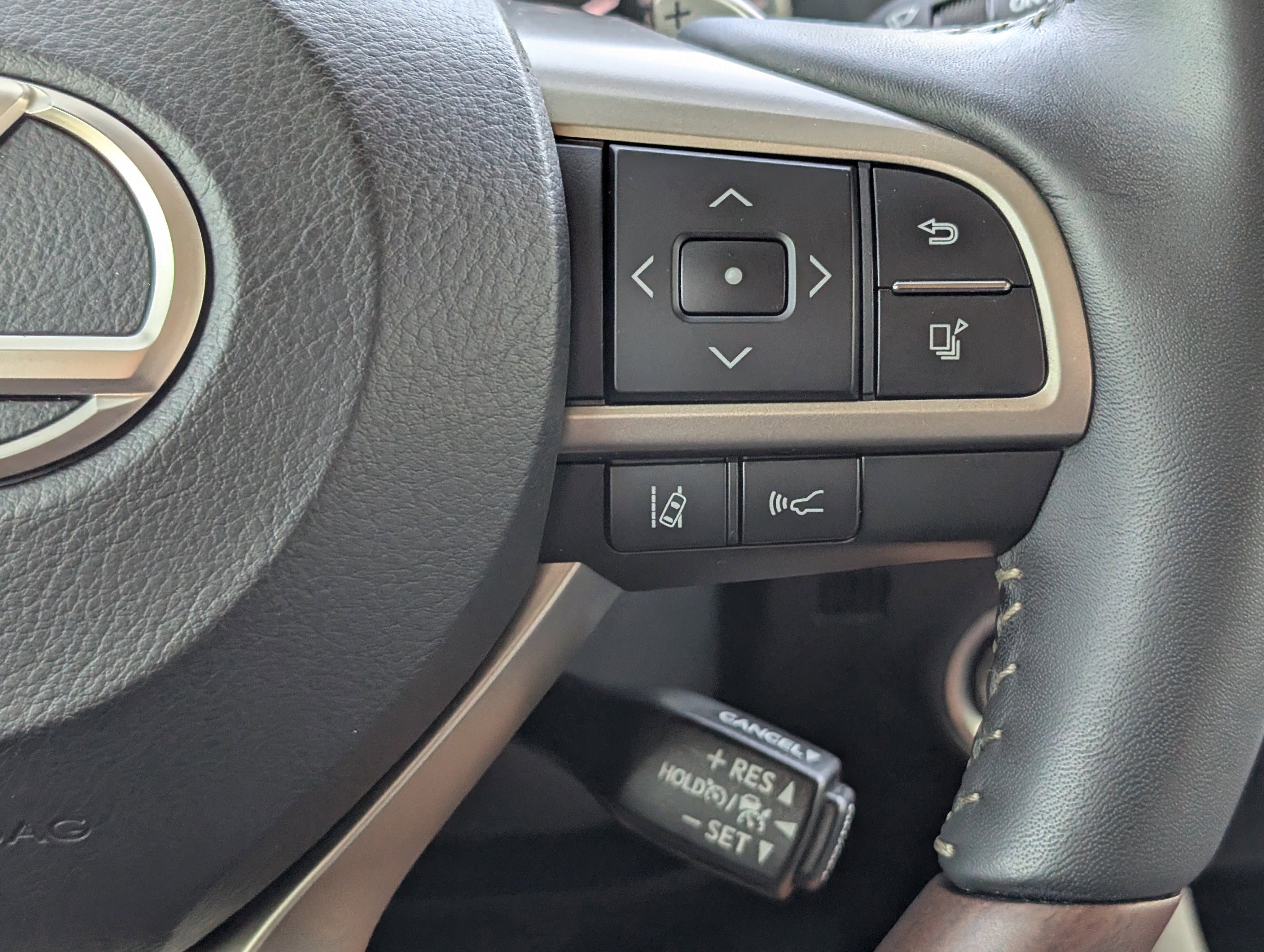 Used 2022 Lexus RX 350 FWD w/ Premium Package image 16