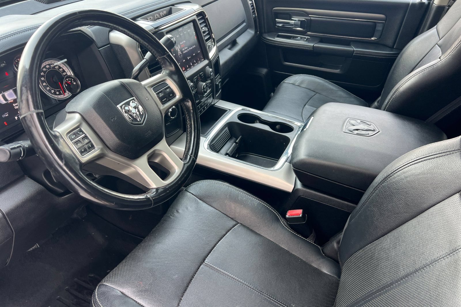 Used 2018 RAM 3500 Laramie w/ Sport Appearance Group AWD/4WD image 7