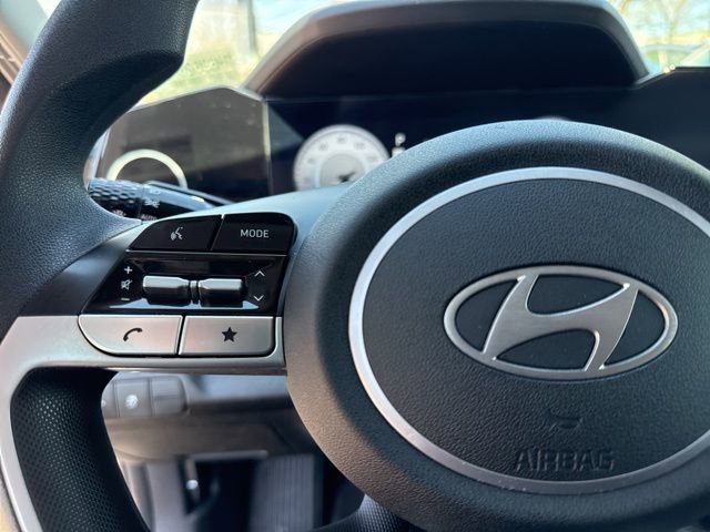 Certified 2024 Hyundai Elantra SEL image 33