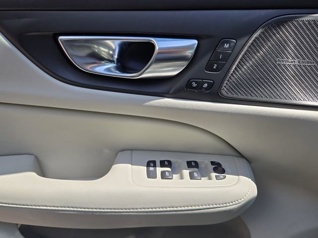 Certified 2025 Volvo V60 B5 Cross Country Plus image 28