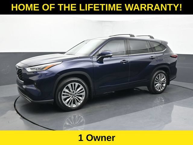 Used 2025 Toyota Highlander Platinum AWD/4WD image 2