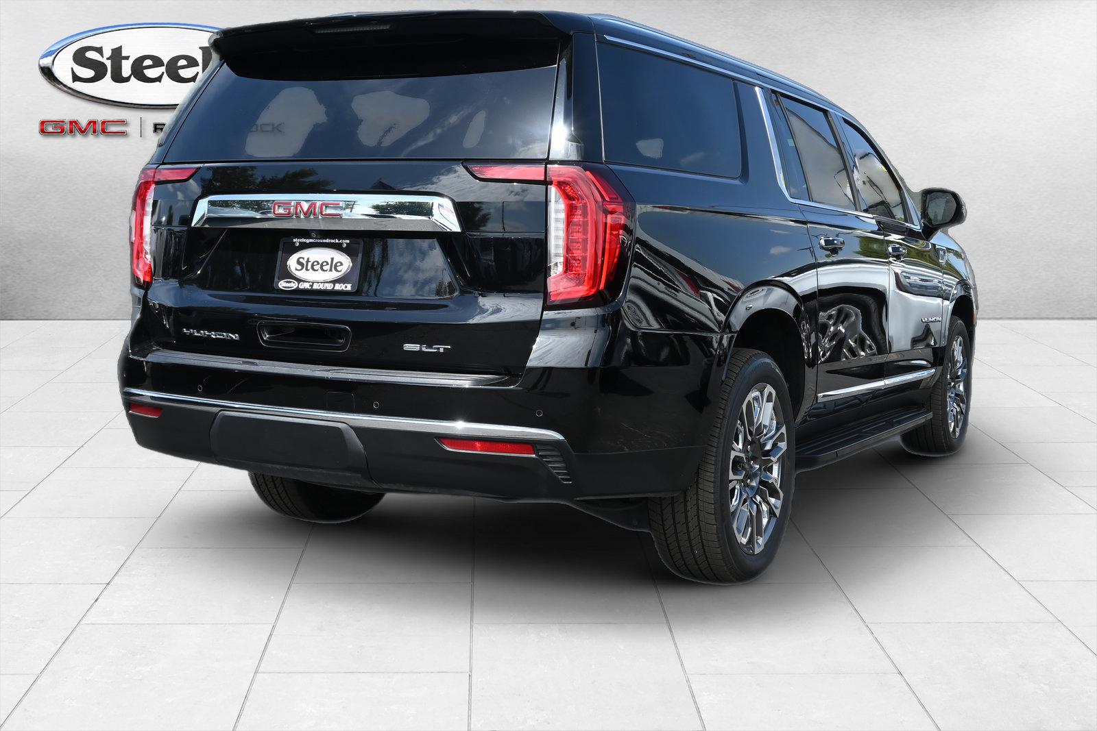 Certified 2024 GMC Yukon XL SLT w/ SLT Luxury Package AWD/4WD image 5