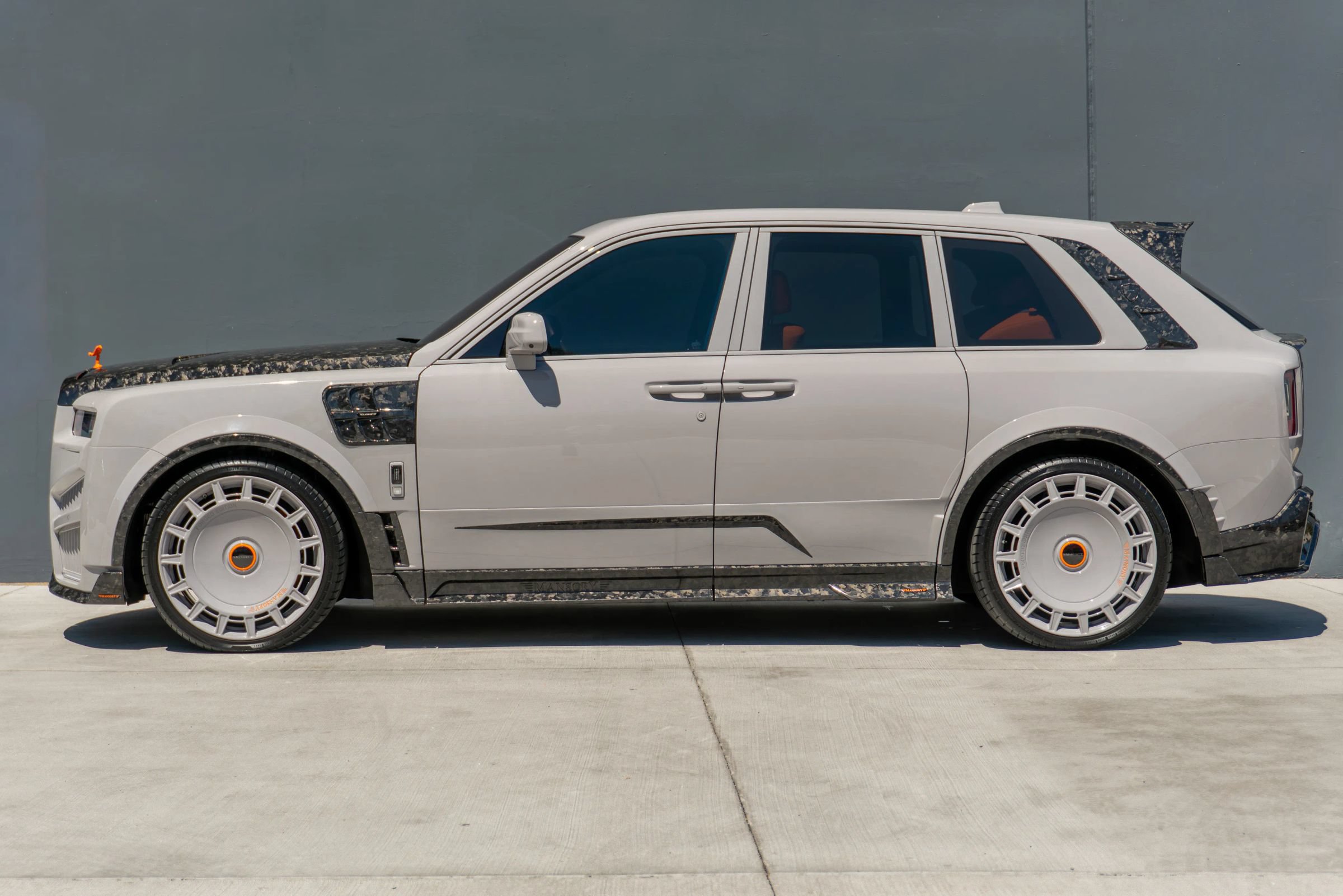 Used 2026 Rolls-Royce Cullinan AWD/4WD image 2