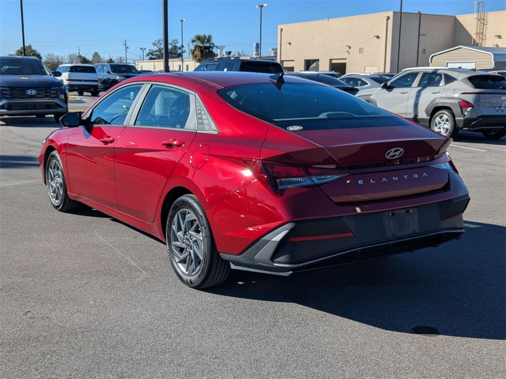Used 2024 Hyundai Elantra SEL image 8