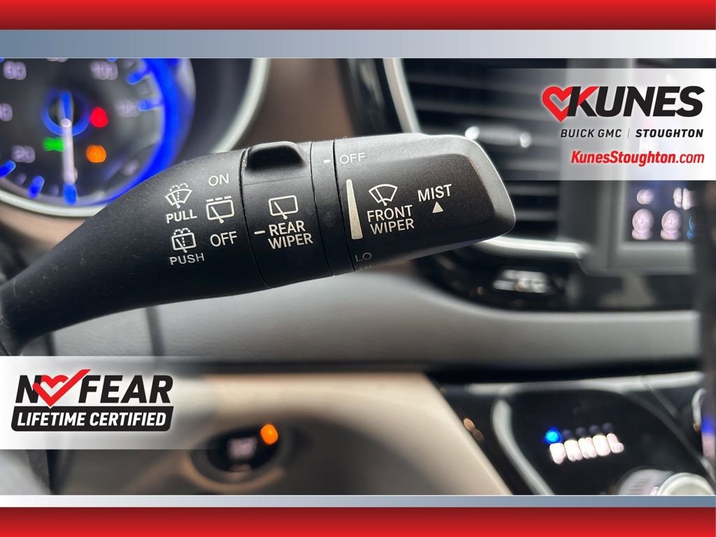 Used 2019 Chrysler Pacifica Touring-L image 19