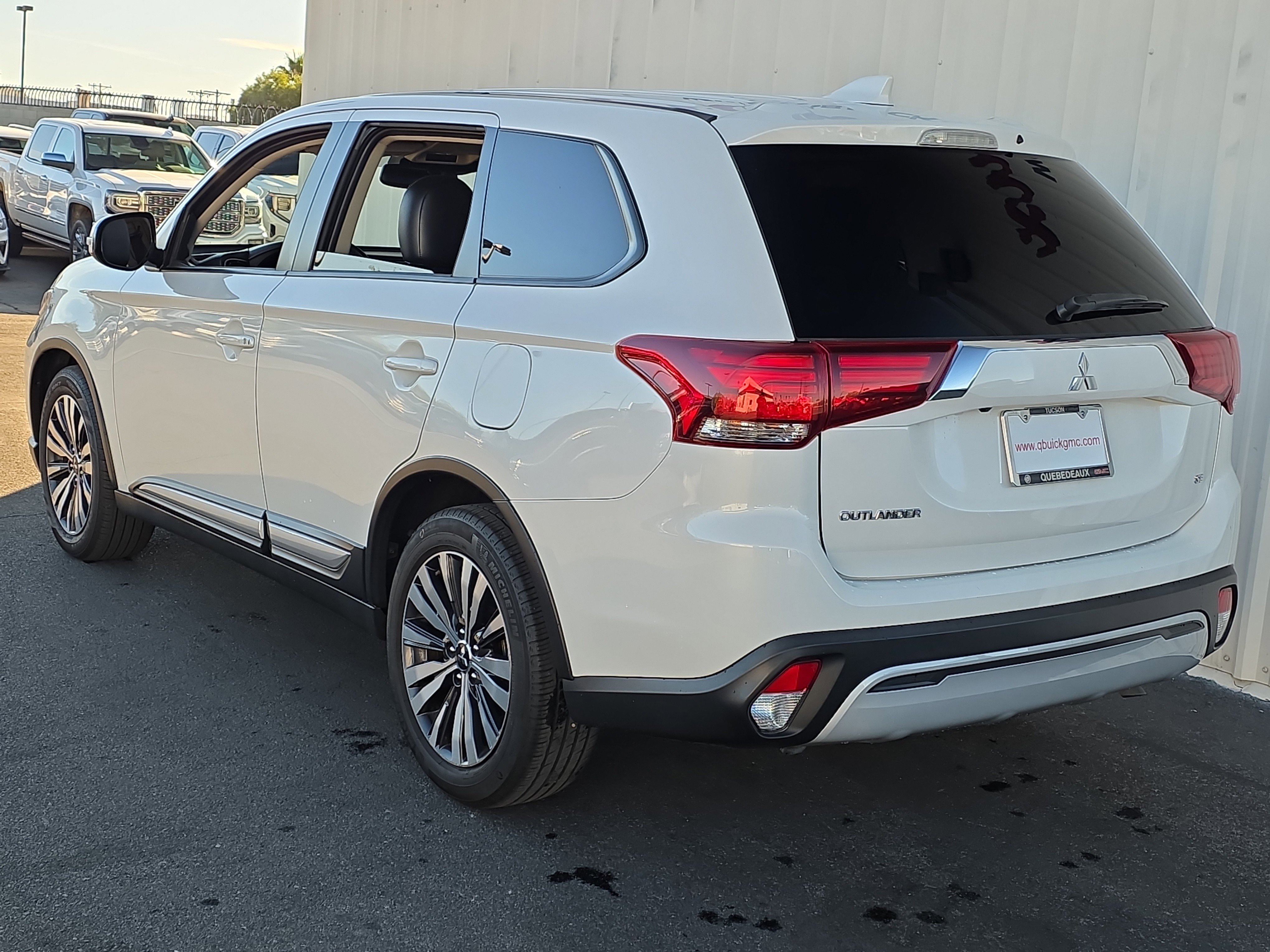 Used 2020 Mitsubishi Outlander SE image 5