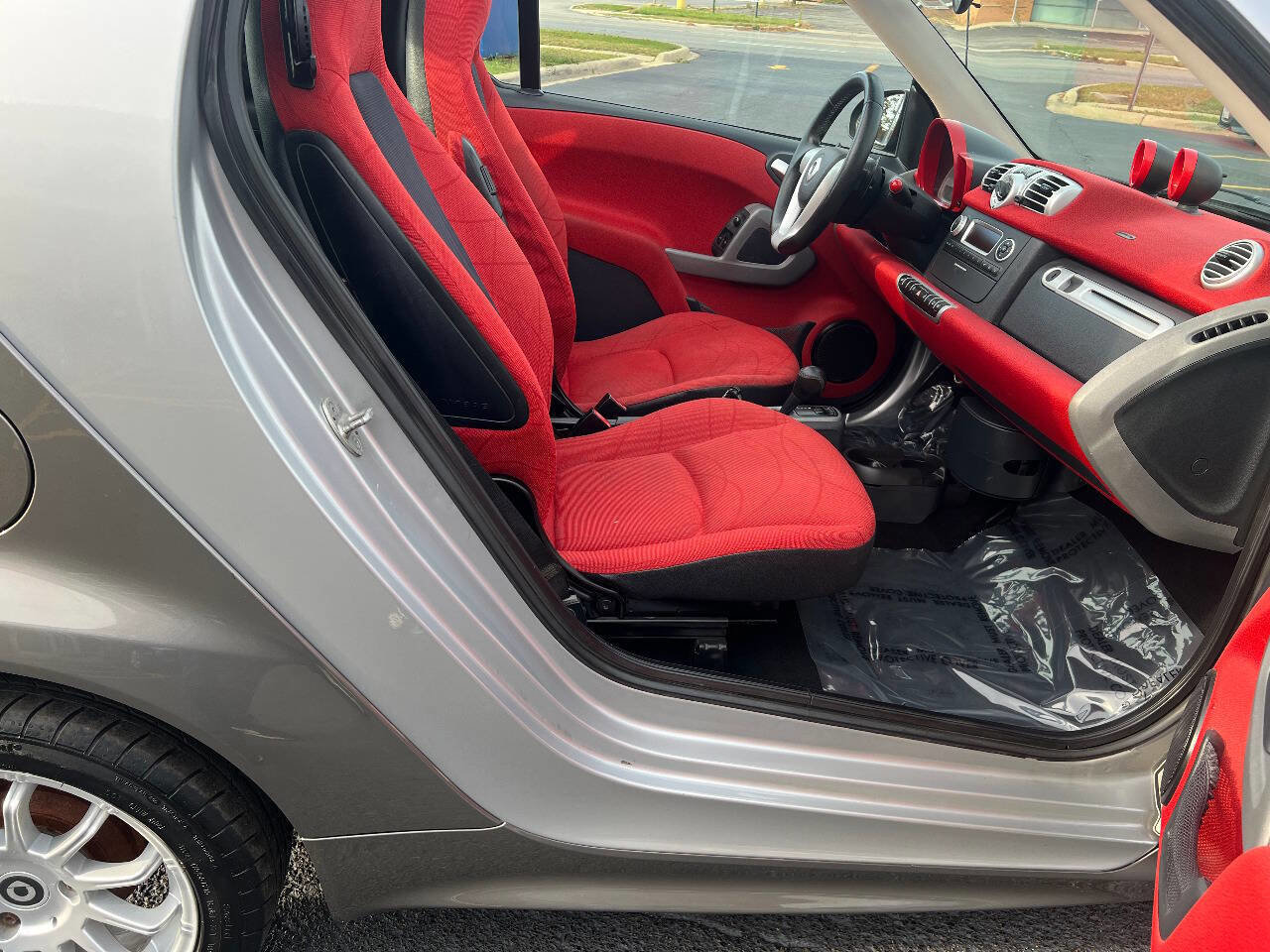 Used 2013 smart fortwo passion image 20