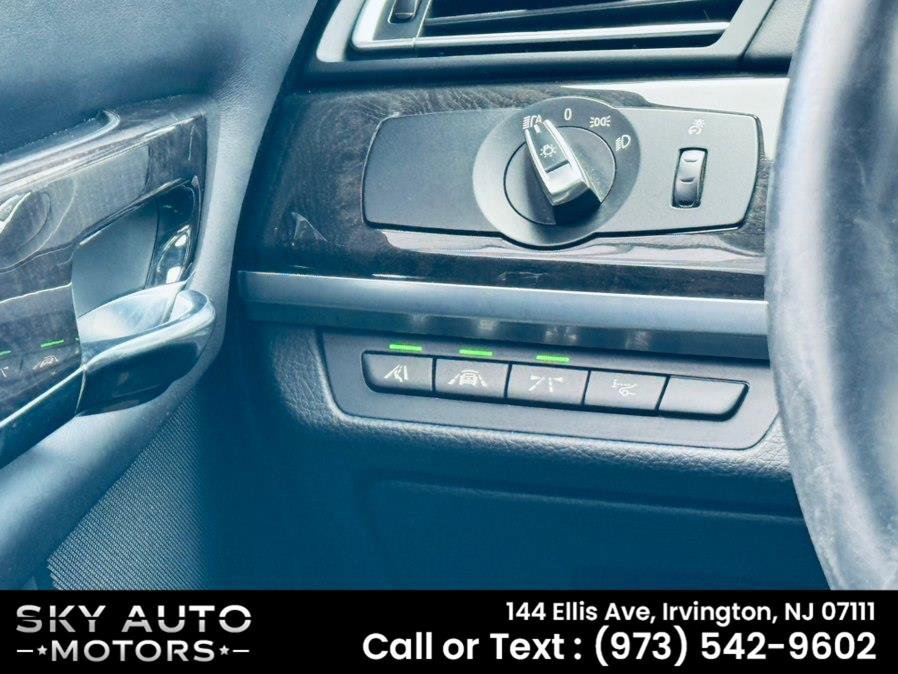 Used 2014 BMW 750Li xDrive AWD/4WD image 19