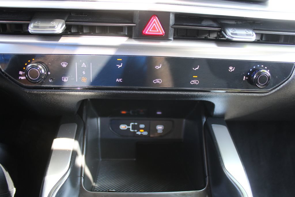 Certified 2026 Kia Sorento LX FWD image 37