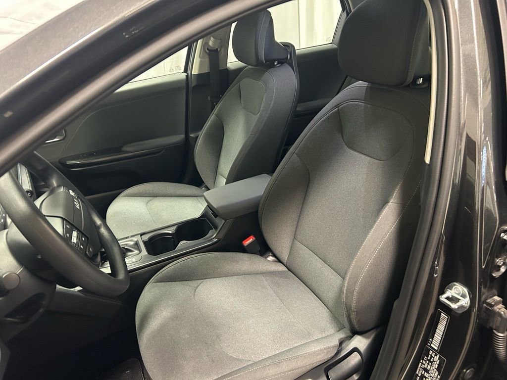 Used 2025 Kia K4 LXS image 8