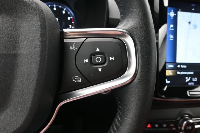Used 2019 Volvo XC40 T5 Momentum AWD/4WD image 22