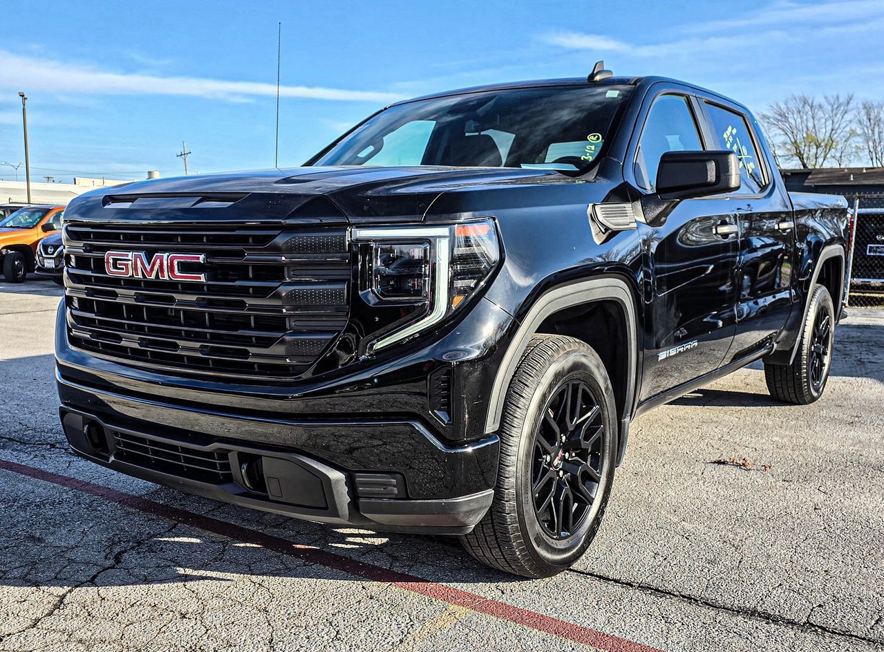 Used 2024 GMC Sierra 1500 Pro w/ Graphite Edition image 3