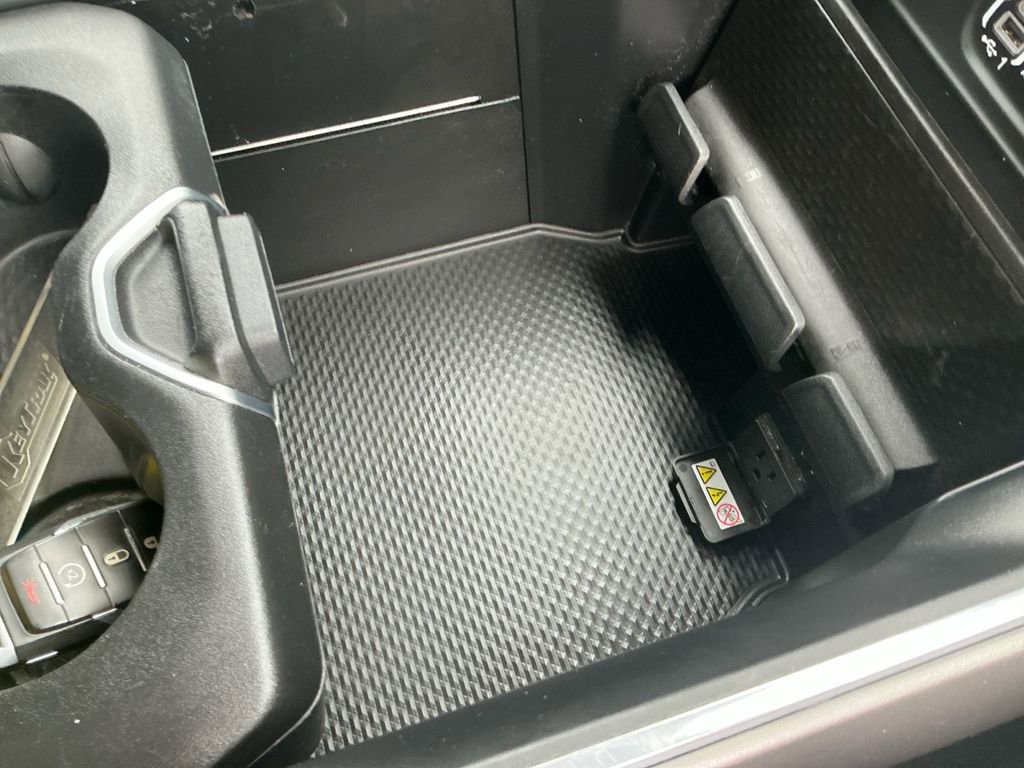 Used 2024 RAM 1500 Laramie image 17