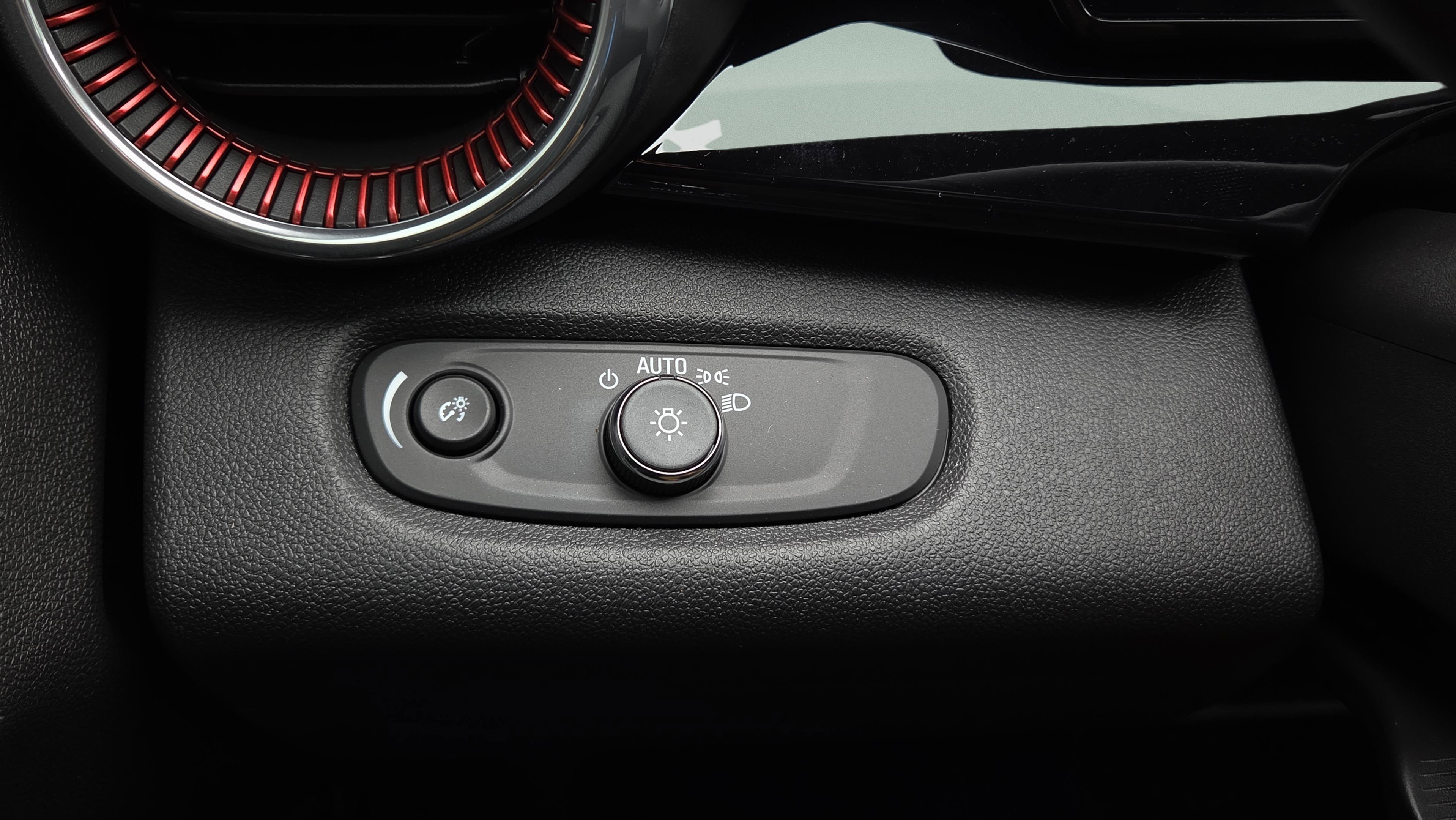 New 2026 Chevrolet Trax RS w/ Driver Confidence Package image 24